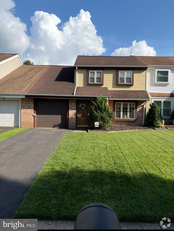Building Photo - 68 Greenwoods Dr