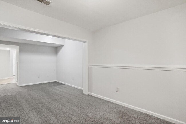 Building Photo - 6140 Newport Terrace