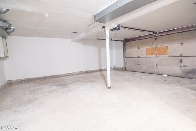 Building Photo - 1399 Barlow Rd