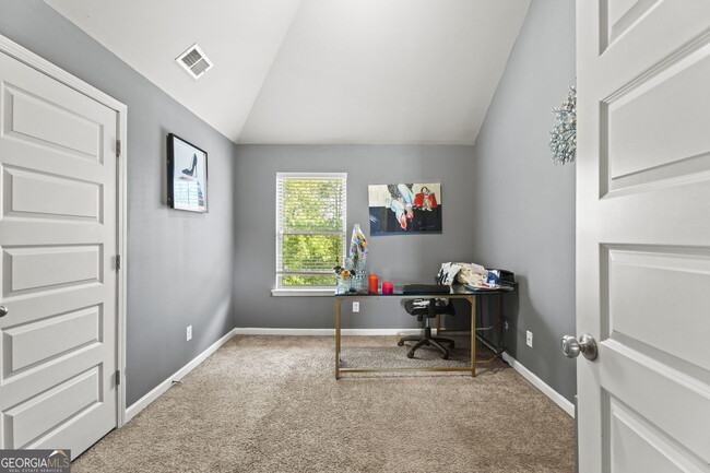 Building Photo - 6870 Diamond Dr