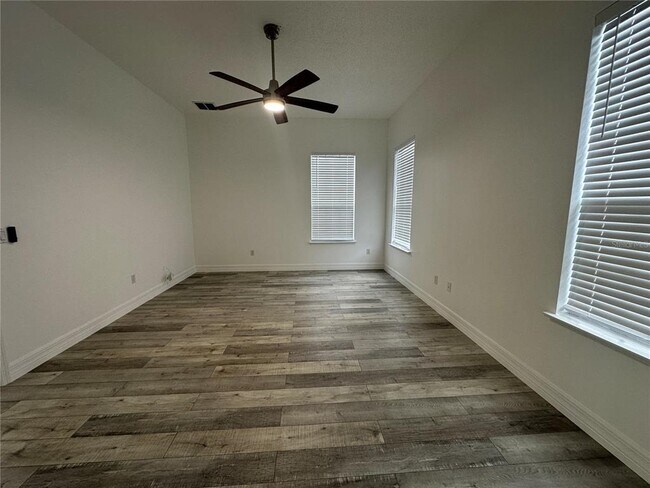 Building Photo - 1907 Cedar Arch Ln