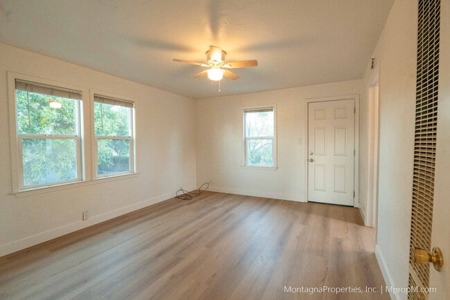 Building Photo - Amazing Downtown Campbell Location - Private Backyard!