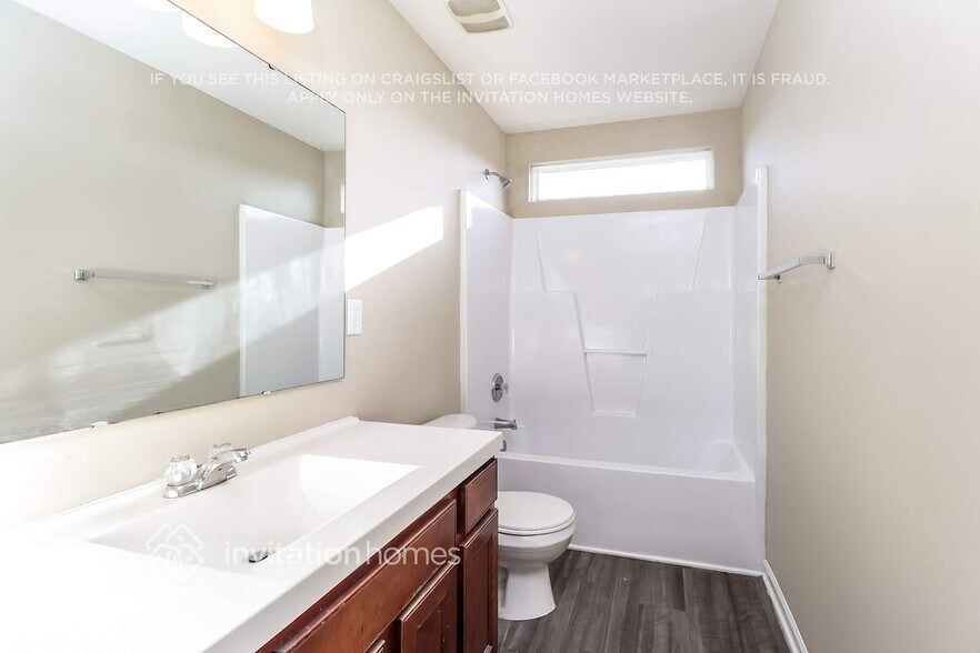 Building Photo - 16411 Austringer Pl
