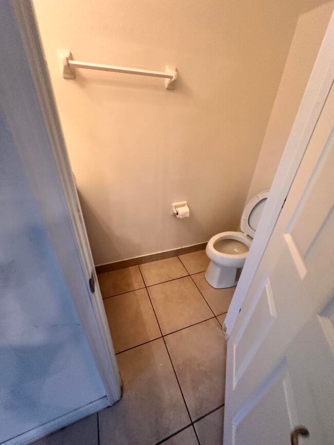 Building Photo - 5330 Ellery Terrace