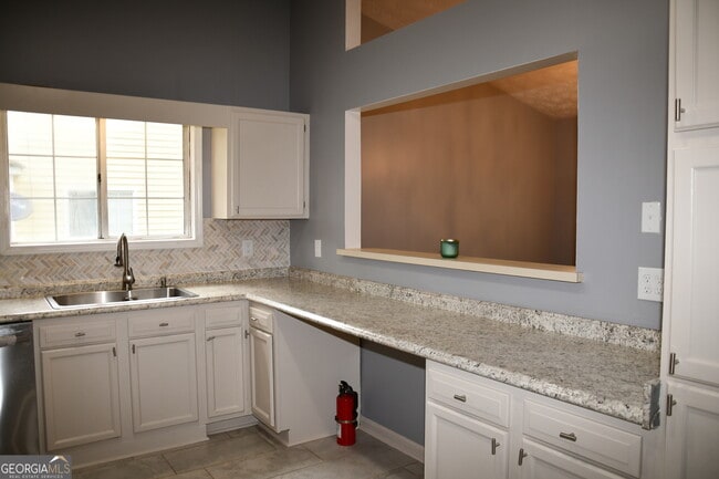 Building Photo - 5932 Homestead Cir