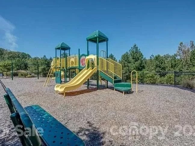 Building Photo - 988 Pennington Dr