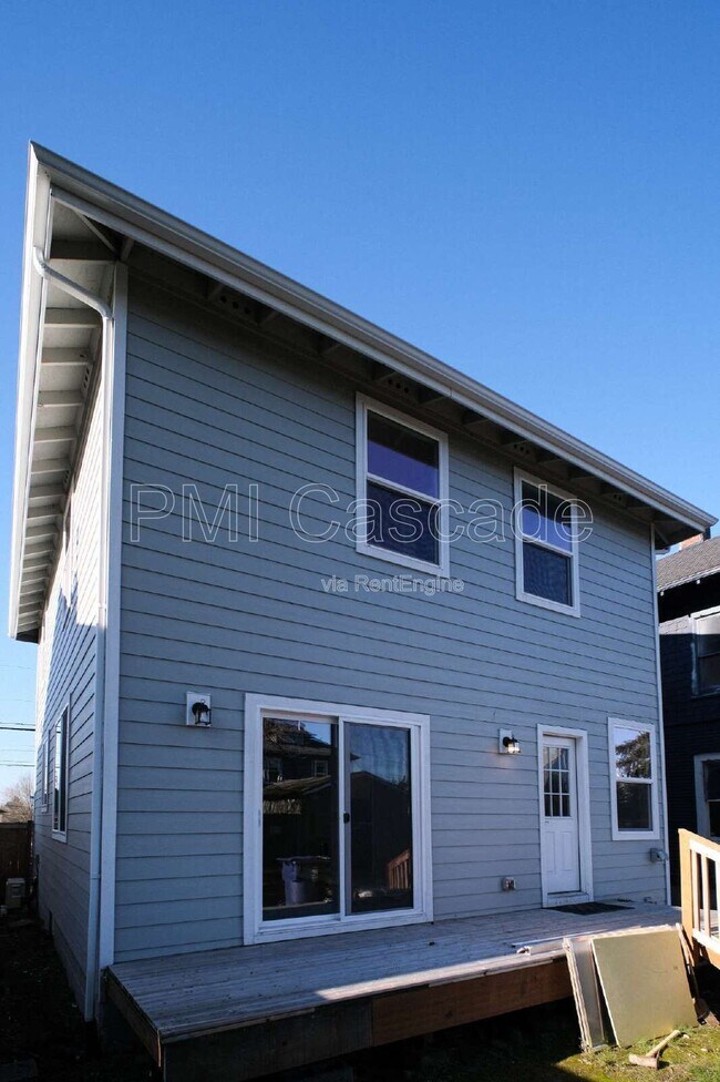 Building Photo - 933 S Sprague Ave