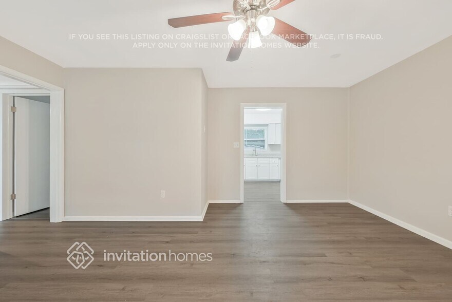 Building Photo - 6000 Balboa Dr