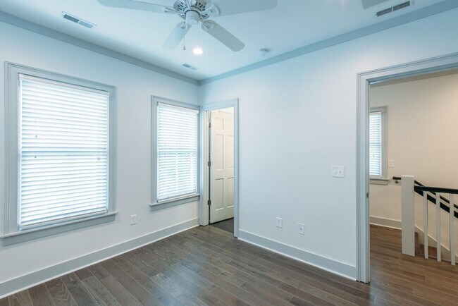 Building Photo - 10 Orrs Ct