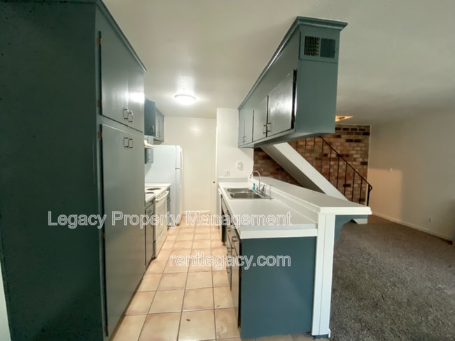 Building Photo - 9094 Piñata Way