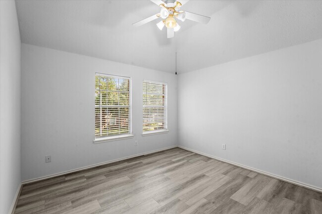 Building Photo - 3914 Clarestone Dr