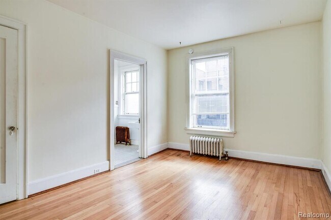 Building Photo - 1121 Van Dyke St