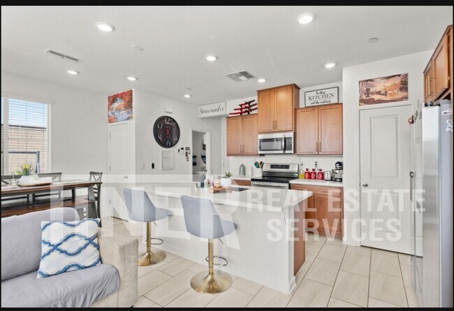 Building Photo - 5301 E Commerce Way