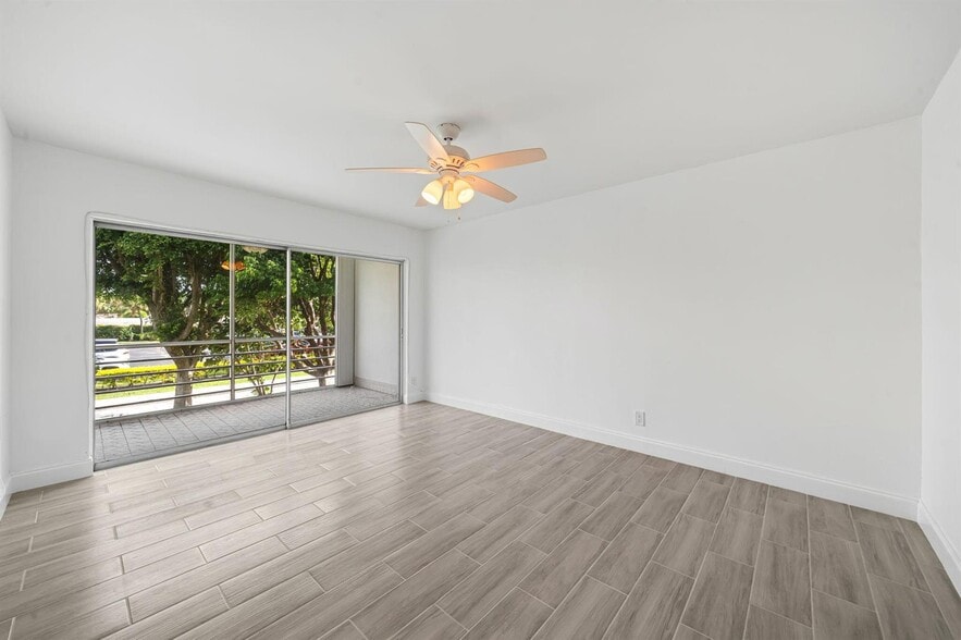 Building Photo - 200 Waterway Dr S