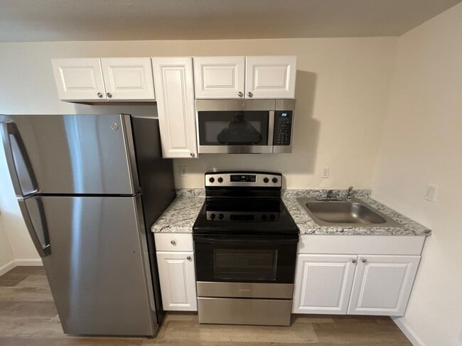 Building Photo - 3361 Portland Rd NE