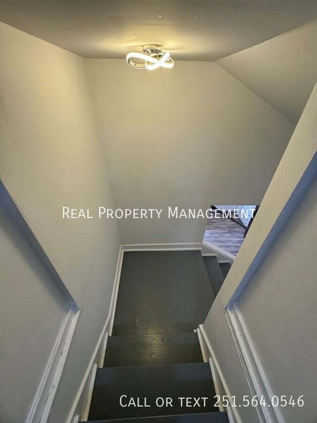 Building Photo - 6017 Mission Hills Ct