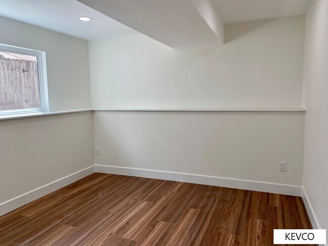 Building Photo - Tastefully Renovated Home!