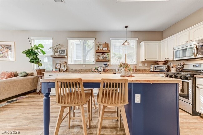 Building Photo - 10617 Austin Bluffs Way