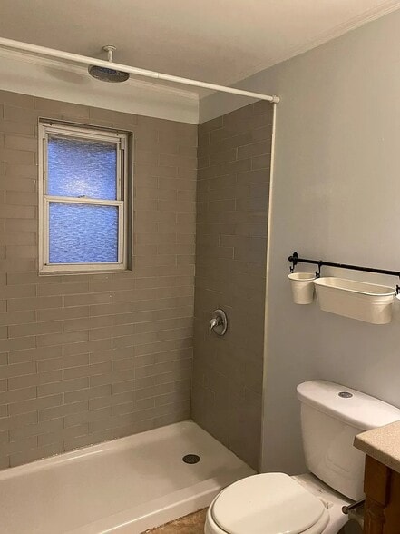 MB Bathroom - 290 Chuckwood Rd