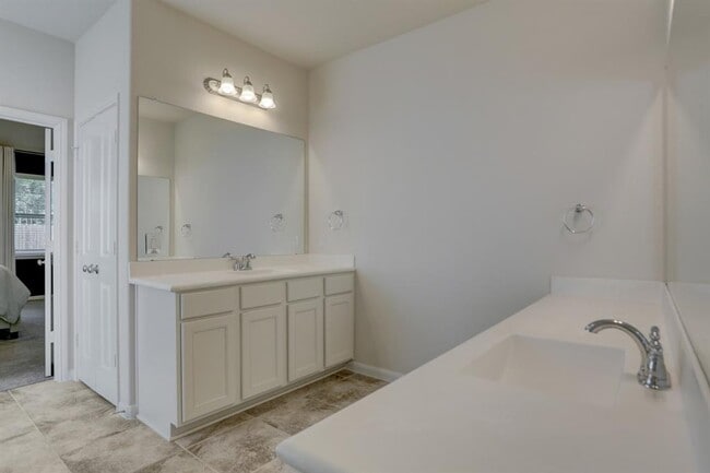 Building Photo - 511 Bonbrook Ln
