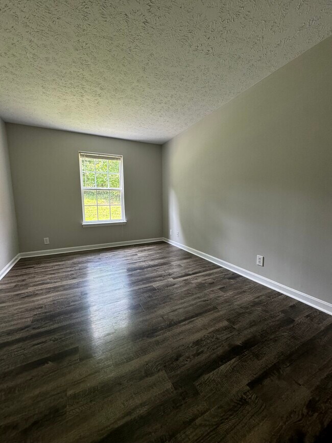 Building Photo - Woodfield