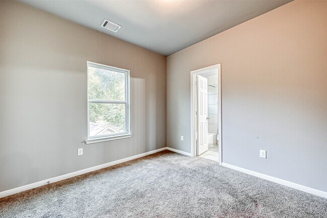 Building Photo - 7903 Moon Beam St