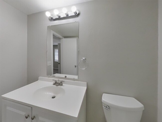 Building Photo - 5503 Jumada Cir