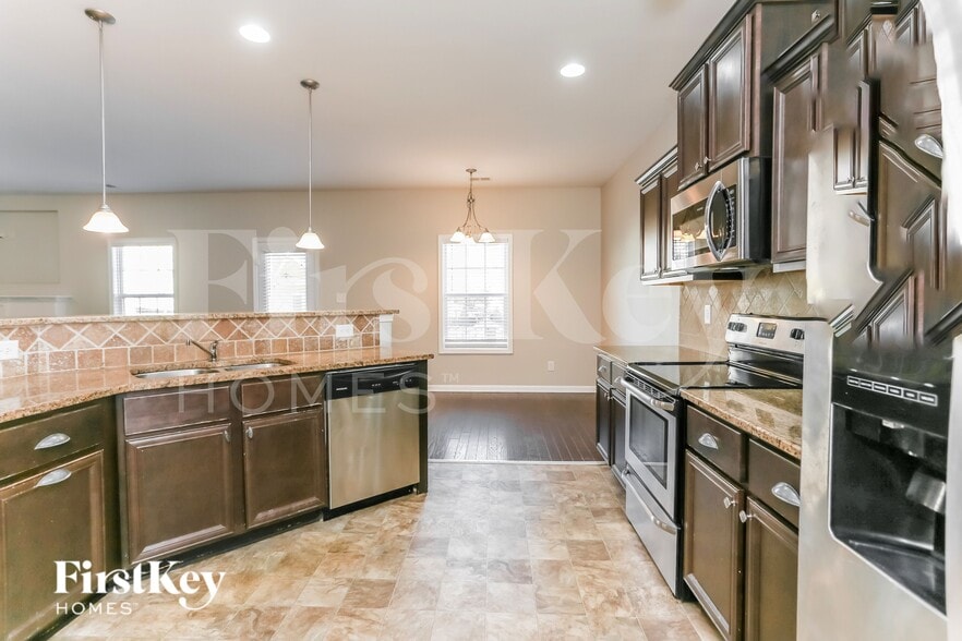 Building Photo - 7 Abington Ln