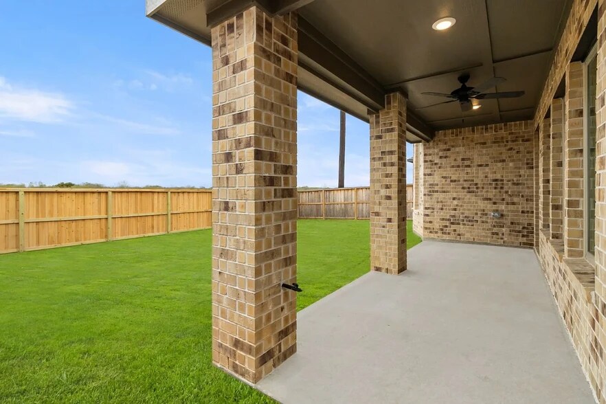 Building Photo - 13827 Via Toluca Trl
