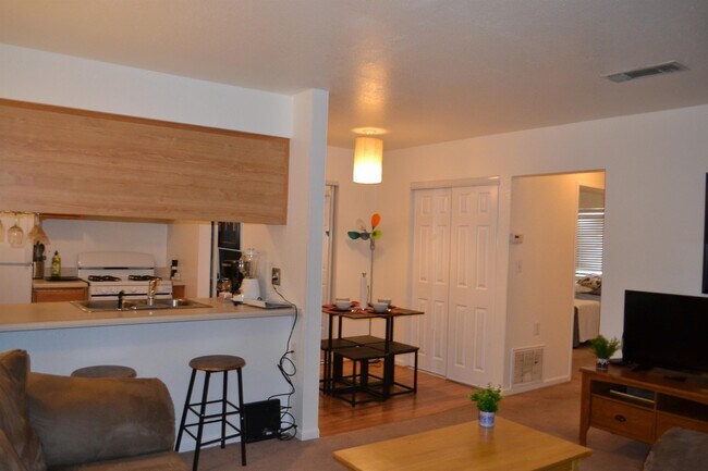 Building Photo - 317 Mabry St