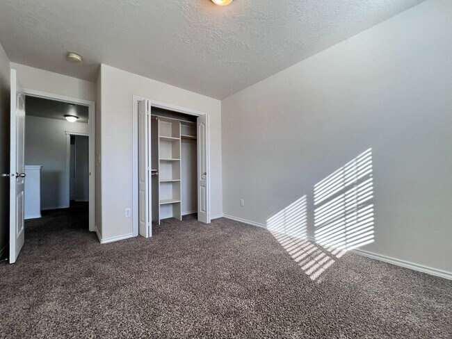 Building Photo - 5193 Toscana Ave N