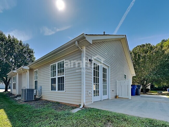 Building Photo - 197 Cameron Way Cir