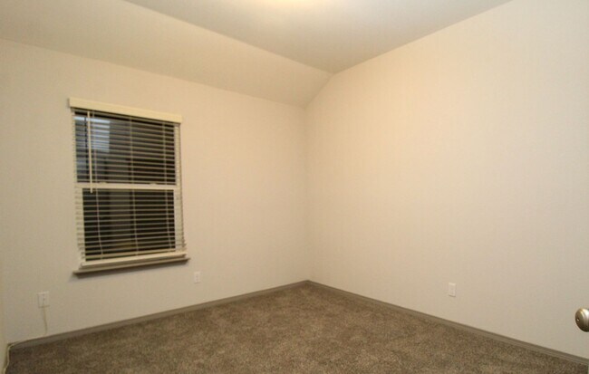Building Photo - 13709 Lago Vista Ave