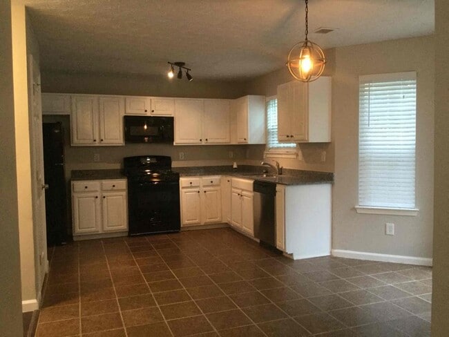 Building Photo - 2931 Two Lakes Cir