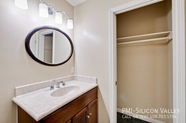 Building Photo - Amazing Cupertino Home!