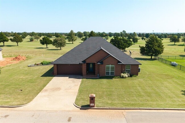 Building Photo - 1920 Fairway Dr