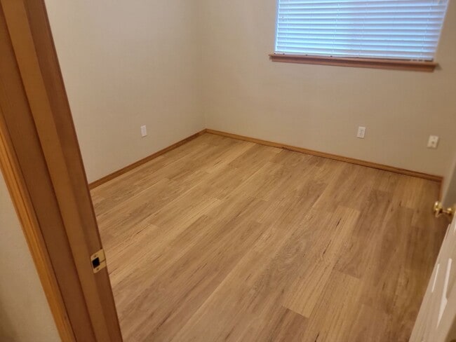 Building Photo - **Half off Full 1st Month's Rent** Great 3-bed Home In Spokane Valley