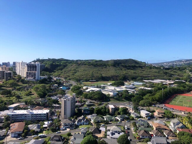 Building Photo - Mott-Smith Lani Loa/1 BR/1 BA/1 PK