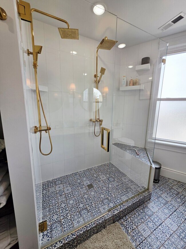 Building Photo - 9 Bailey Ave