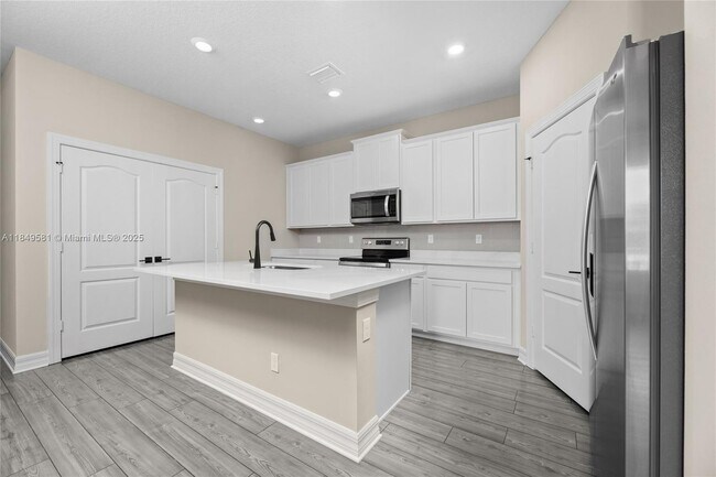 Building Photo - 5109 Joyous Pl