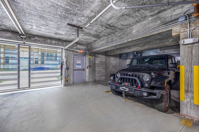 Building Photo - 1700 Meridian Ave