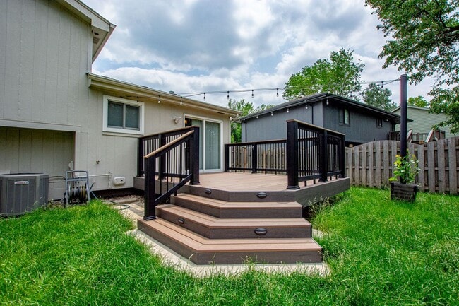 Building Photo - Super Cute 3 Bedroom / 2.5 Bath Home!