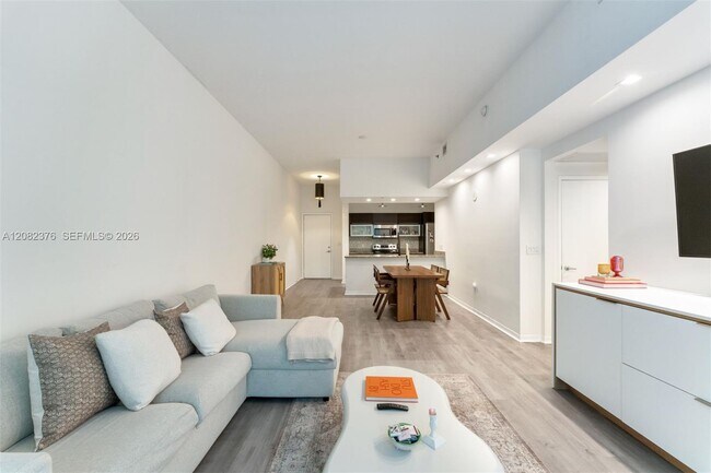 Building Photo - 951 Brickell Ave