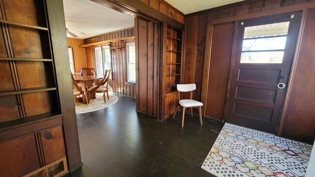 Building Photo - 1601 N Broadway St