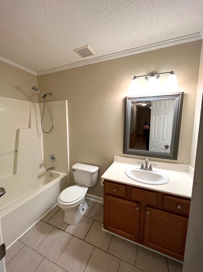 Building Photo - 763 Southwick Ave