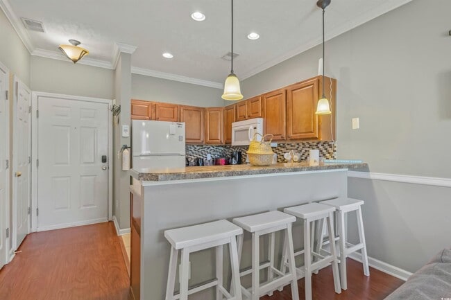 Building Photo - 480 River Oaks Dr