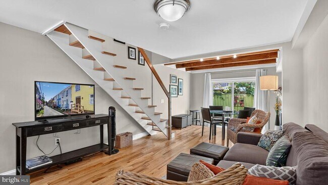 Building Photo - 35 Pinkney St