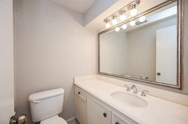 Building Photo - 7702 Quail Meadow Dr