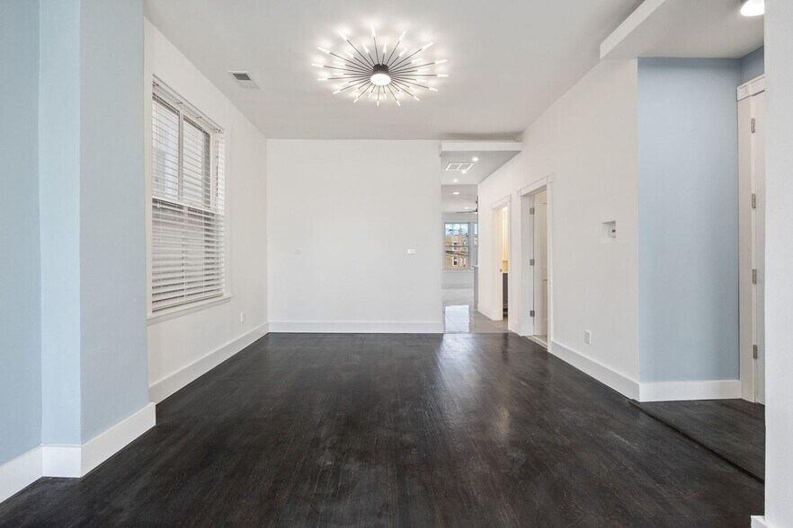 Dining - 2924 W 38th Pl