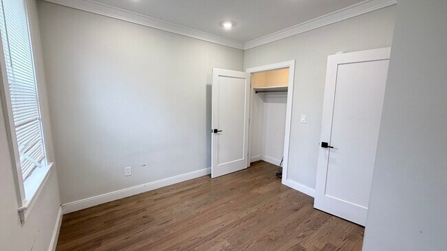 Building Photo - 93 George St